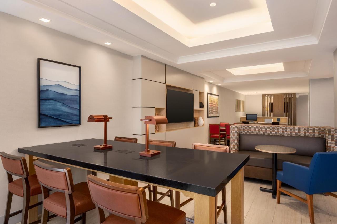 Holiday Inn Express & Suites Denver Airport By Ihg Exterior foto